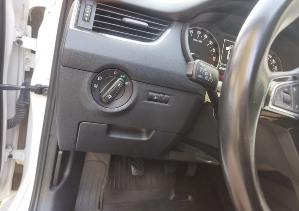 Skoda Octavia cena 34900 przebieg: 268000, rok produkcji 2015 z Skierniewice małe 529